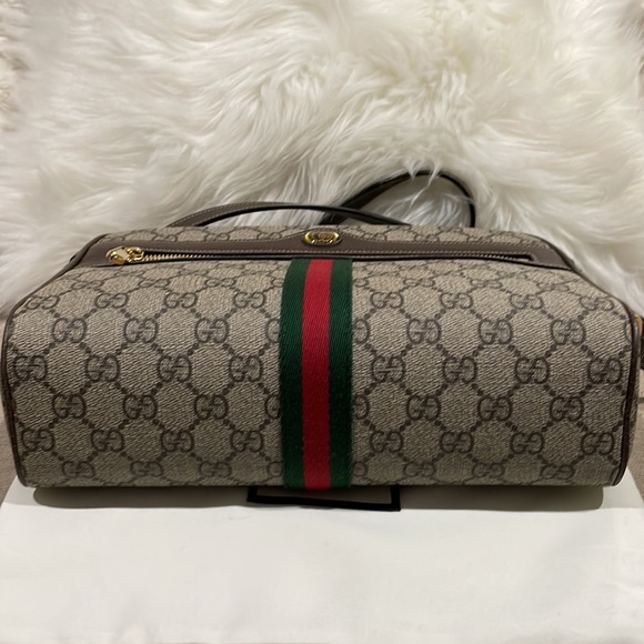 Gucci GG Supreme Medium Bag - Picture 6 of 11